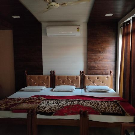Sgh Guest House Mathura Buitenkant foto