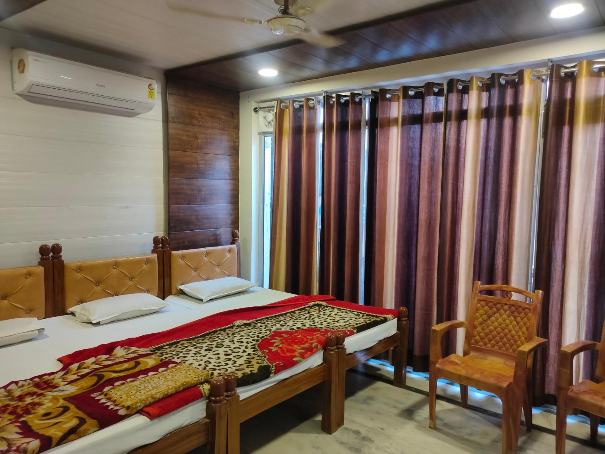 Sgh Guest House Mathura Buitenkant foto