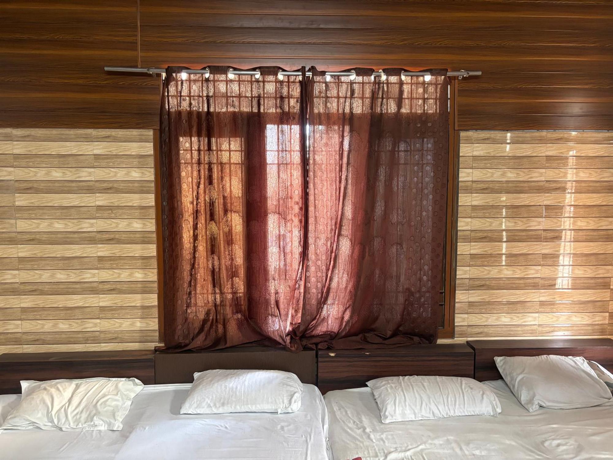 Sgh Guest House Mathura Buitenkant foto