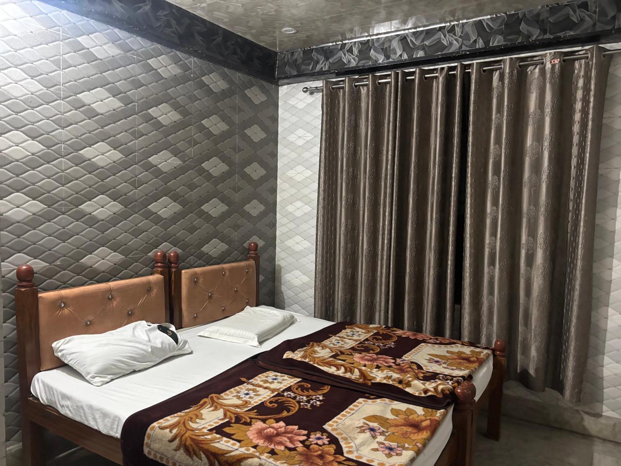 Sgh Guest House Mathura Buitenkant foto