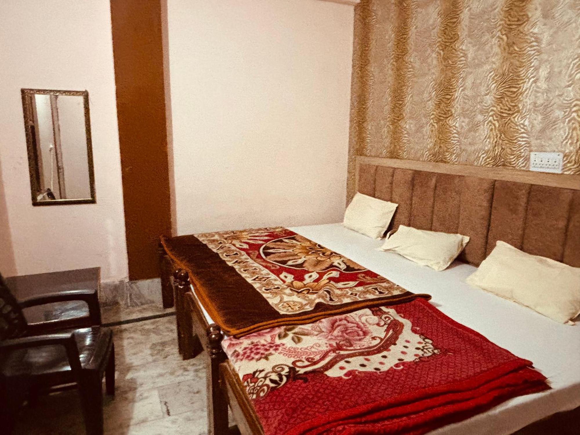 Sgh Guest House Mathura Buitenkant foto