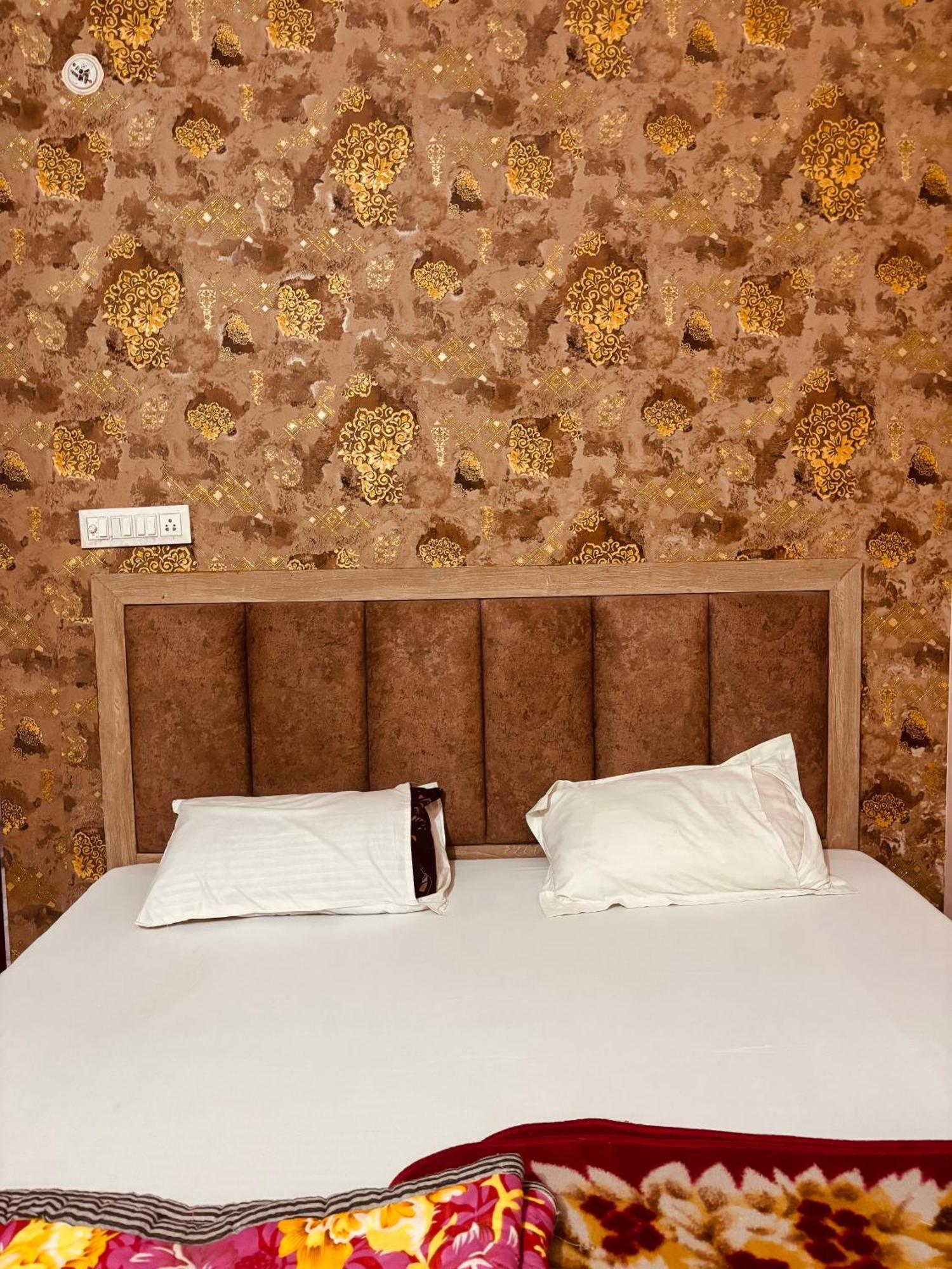 Sgh Guest House Mathura Buitenkant foto