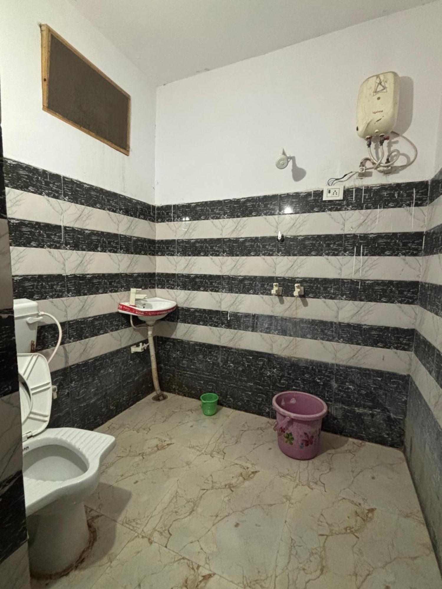 Sgh Guest House Mathura Buitenkant foto