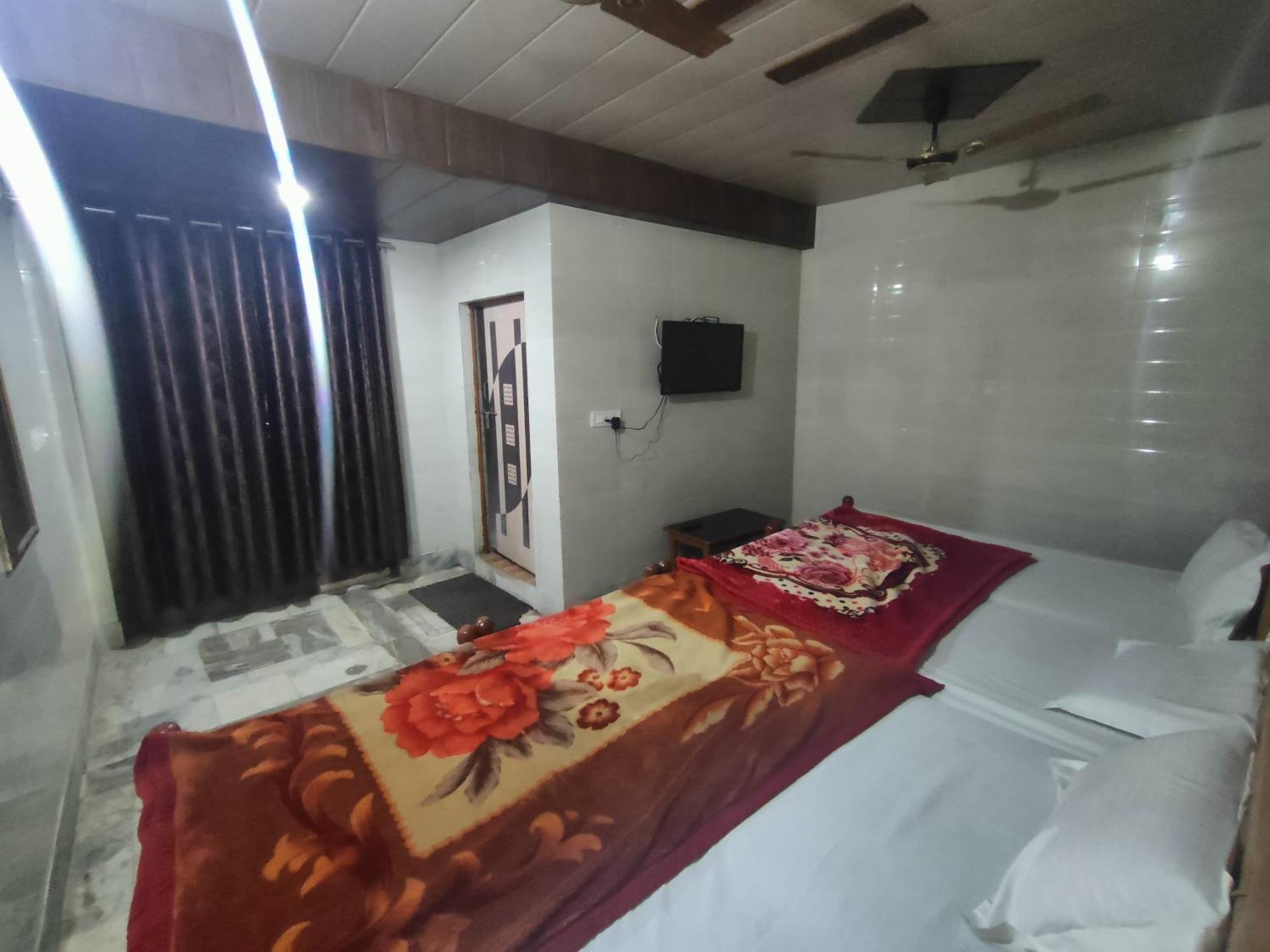 Sgh Guest House Mathura Buitenkant foto