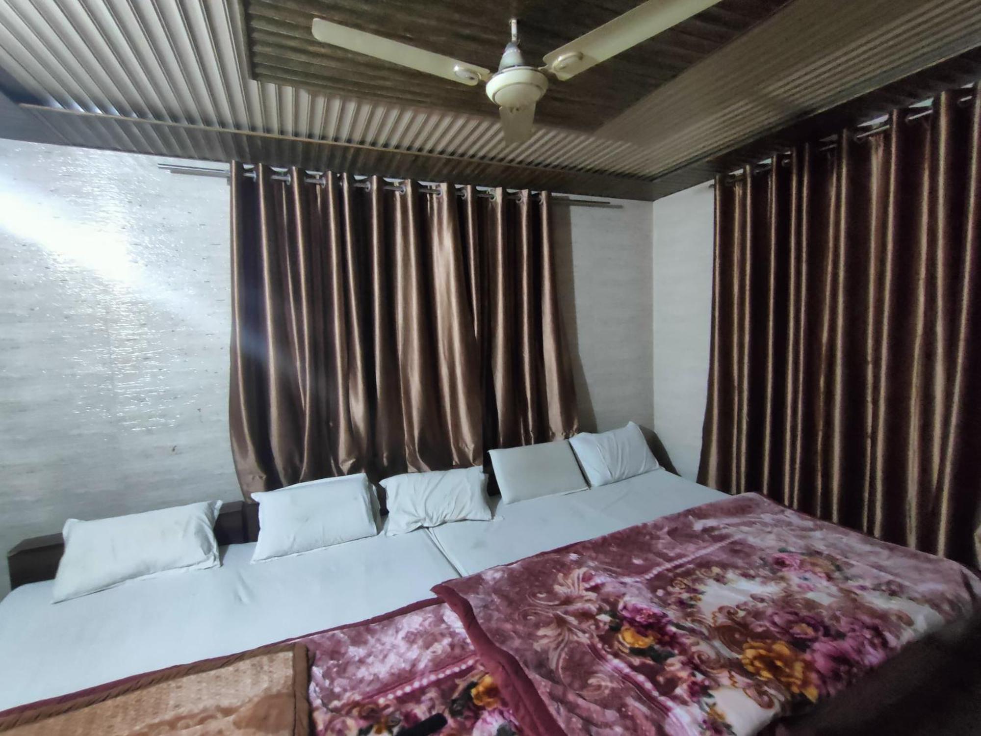Sgh Guest House Mathura Buitenkant foto