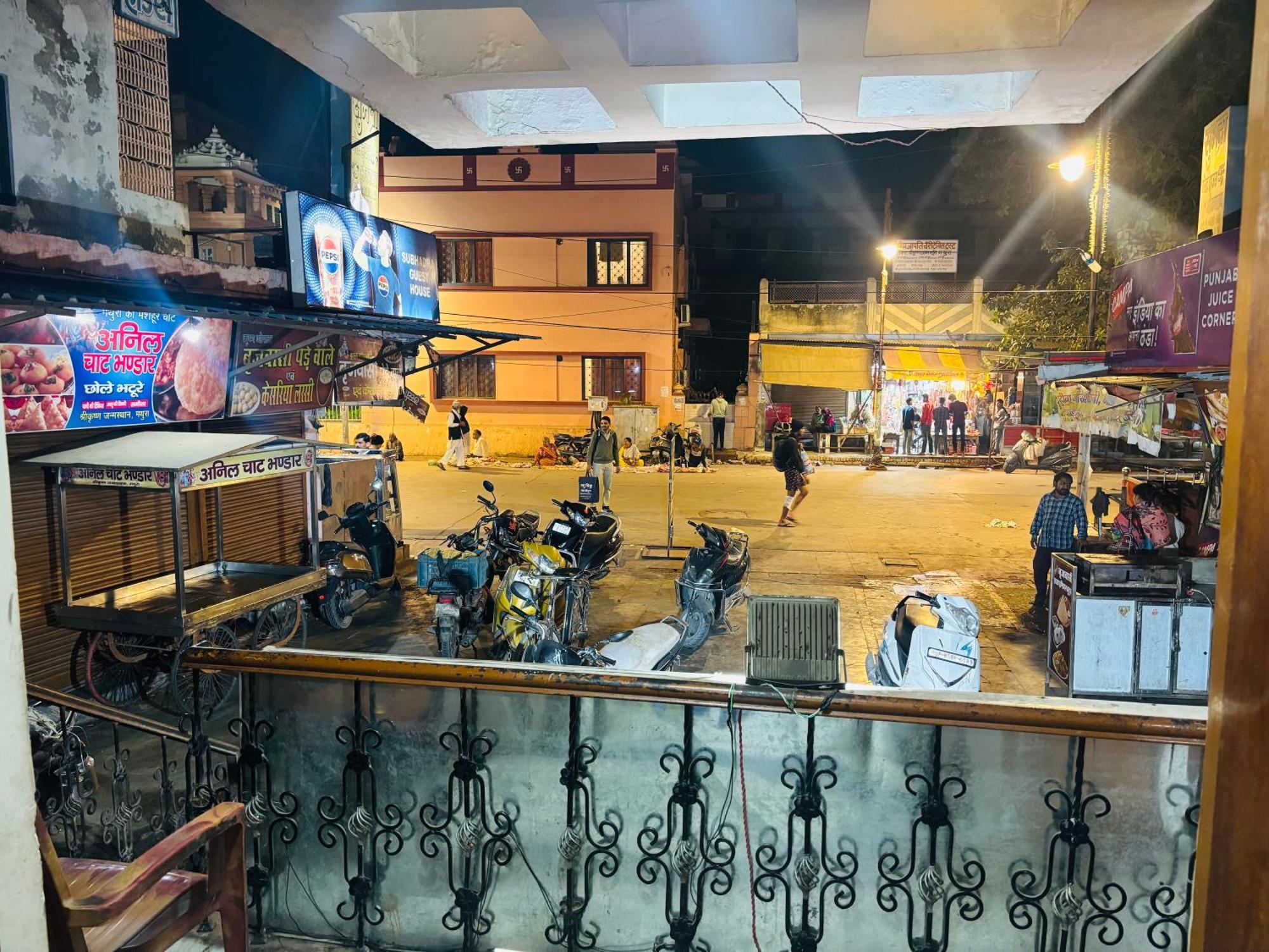 Sgh Guest House Mathura Buitenkant foto